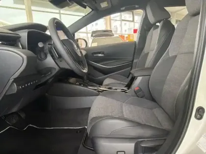 Photo 12 Toyota Corolla Hybride 2.0L 178 Design TS D