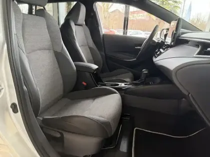 Photo 14 Toyota Corolla Hybride 2.0L 178 Design TS D