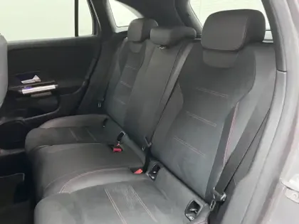 Photo 12 Mercedes GLA 200 d AMG Line