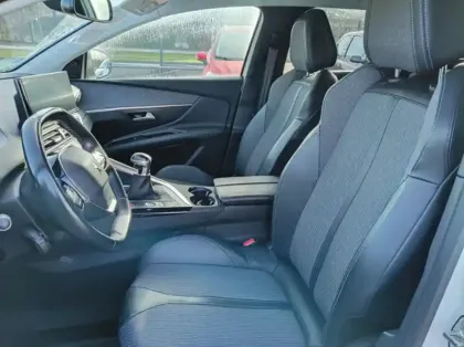 Photo 9 Peugeot 3008 1.5 BlueHDi 130ch S&S Allure