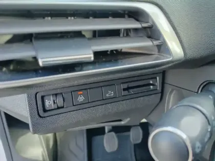 Photo 14 Peugeot 3008 1.5 BlueHDi 130ch S&S Allure