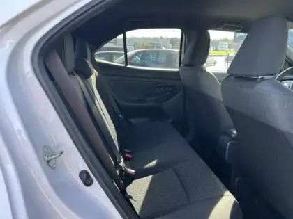 Photo 17 Toyota Yaris Hybride 1.5 HYBRID 116H DESIGN Cargo