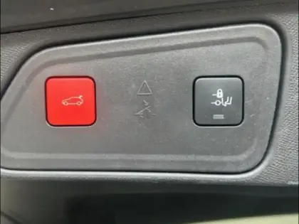 Photo 6 Peugeot 3008  HYBRID 225ch GT Pack e-EAT8