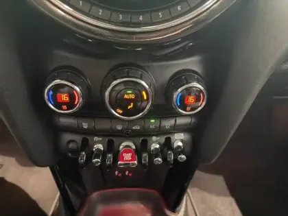 Photo 13 Mini Mini  One 102ch Edition Greenwich BVA7 109g