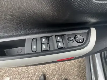 Photo 11 Citroën C3  1.2 Turbo 100ch MAX