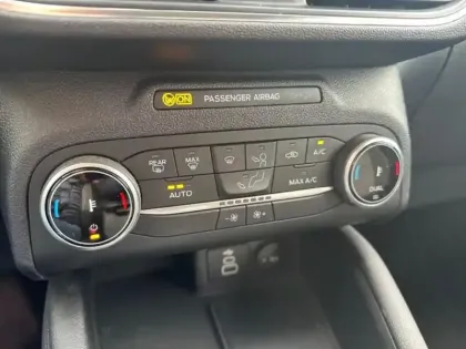 Photo 14 Ford Kuga  2.5 Duratec 190ch FHEV E85 Titanium BVA