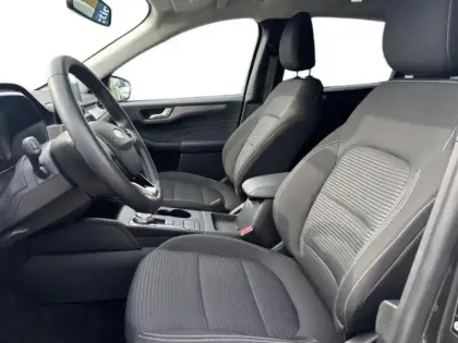 Photo 6 Ford Kuga  2.5 Duratec 190ch FHEV E85 Titanium BVA