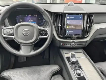 Photo 7 Volvo Xc60  T6 Hybride Rechargeable 253 + 145ch Ultra Style Dark Geartronic 8 AWD