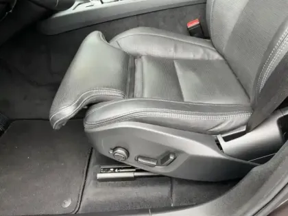 Photo 13 Volvo Xc60  T6 Hybride Rechargeable 253 + 145ch Ultra Style Dark Geartronic 8 AWD