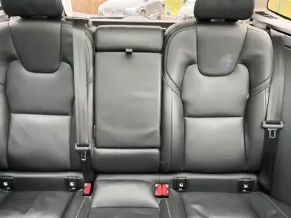 Photo 14 Volvo Xc60  T6 Hybride Rechargeable 253 + 145ch Ultra Style Dark Geartronic 8 AWD