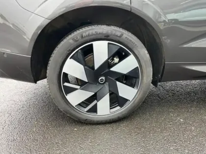 Photo 10 Volvo Xc60  T6 Hybride Rechargeable 253 + 145ch Ultra Style Dark Geartronic 8 AWD