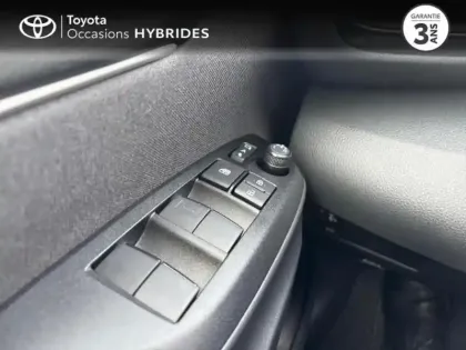 Photo 13 Toyota Yaris  116h Design 5p MC24