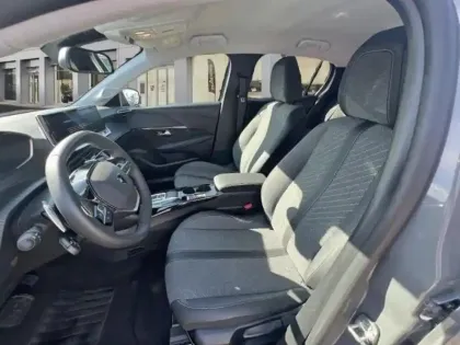 Photo 8 Peugeot 208  1.2 Hybrid 100ch Allure e-DCS6