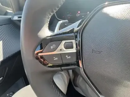 Photo 13 Peugeot 208  1.2 Hybrid 100ch Allure e-DCS6