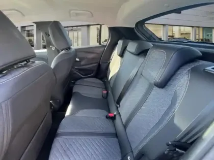 Photo 9 Peugeot 208  1.2 Hybrid 100ch Allure e-DCS6