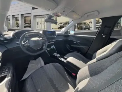 Photo 7 Peugeot 208  1.2 Hybrid 100ch Allure e-DCS6