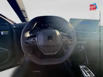 Photo 26 Peugeot 2008  e- 136ch Allure