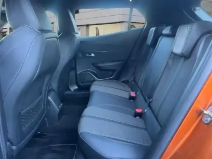 Photo 24 Peugeot 2008  1.5 BlueHDi 110ch S&S GT