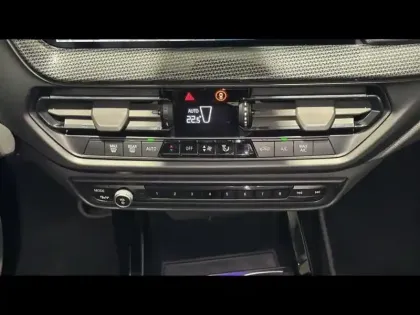 Photo 12 BMW Serie 1 Série 1 116iA 109ch Edition Sport DKG7