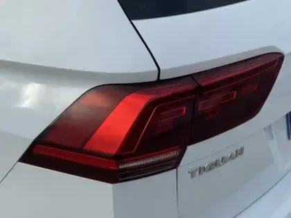 Photo 8 Volkswagen Tiguan  2.0 TDI 150ch Carat DSG7 Euro6d-T