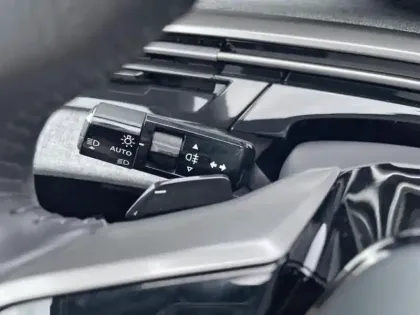 Photo 13 Peugeot 5008  Hybrid 145ch Allure e-DCS6