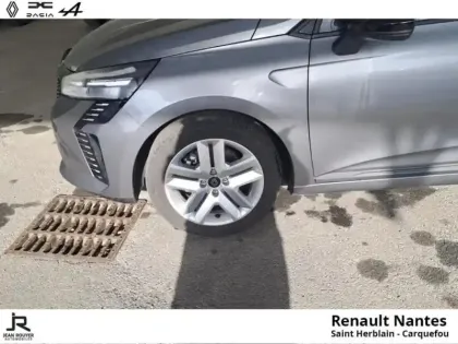 Photo 8 Renault Clio  1.6 E-Tech 145ch full hybrid Evolution