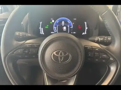 Photo 8 Toyota Yaris Gén. I Ph1 NG Dynamic 5