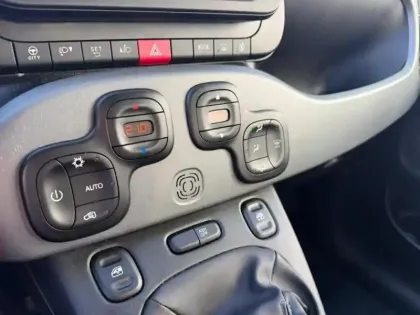 Photo 14 Fiat Panda  1.0 70ch BSG S&S Sport (Juin2021)