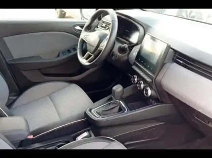 Photo 5 Renault Clio  1.6 E-Tech 145ch full hybrid Techno