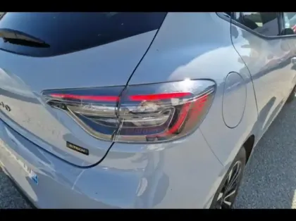 Photo 13 Renault Clio  1.6 E-Tech 145ch full hybrid Techno