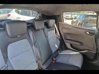 Photo 10 Renault Clio  1.6 E-Tech 145ch full hybrid Techno