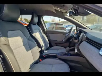 Photo 9 Renault Clio  1.6 E-Tech 145ch full hybrid Techno