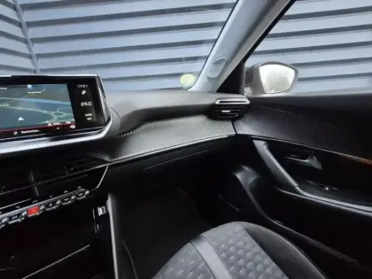 Photo 11 Peugeot 2008  1.5 BlueHDi 110ch S&S Roadtrip