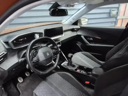 Photo 8 Peugeot 2008  1.5 BlueHDi 110ch S&S Roadtrip