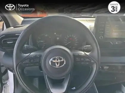 Photo 8 Toyota Yaris  116h Dynamic 5p MY22