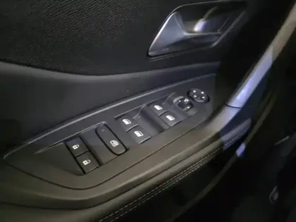 Photo 12 Peugeot 308  SW PHEV 180ch Allure e-EAT8