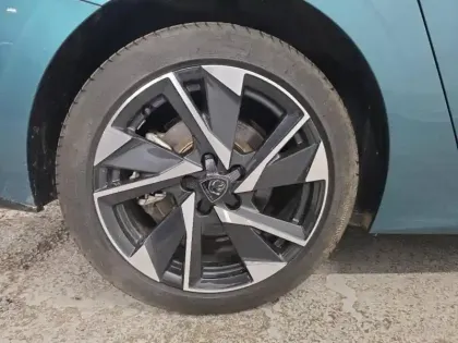 Photo 7 Peugeot 308  SW PHEV 180ch Allure e-EAT8