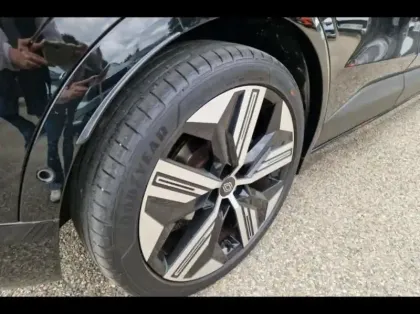 Photo 12 Renault Megane  E-Tech Electric EV60 220ch Iconic super charge