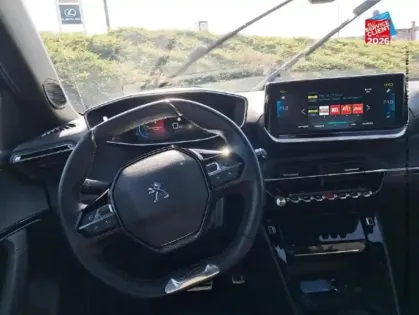 Photo 29 Peugeot 2008  e- 136ch GT