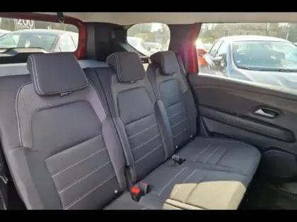 Photo 10 Dacia Jogger  1.0 TCe 110ch Extreme+ 5 places