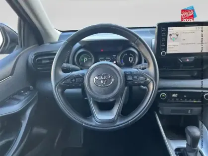 Photo 11 Toyota Yaris  116h Design 5p  Camera