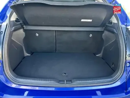 Photo 13 Toyota Yaris  116h Design 5p  Camera