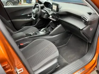 Photo 9 Peugeot 2008  e- 136ch Style