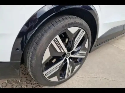 Photo 12 Renault Megane  E-Tech Electric EV60 220ch Iconic super charge -B