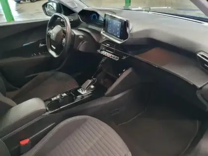 Photo 9 Peugeot 2008  e- 136ch Allure