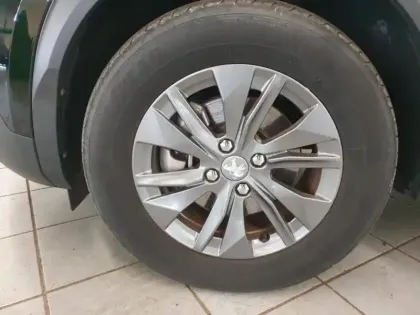 Photo 6 Peugeot 2008  e- 136ch Allure