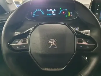 Photo 11 Peugeot 2008  e- 136ch Allure