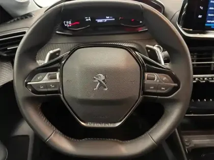 Photo 11 Peugeot 208  1.2 PureTech 100ch S&S Allure EAT8