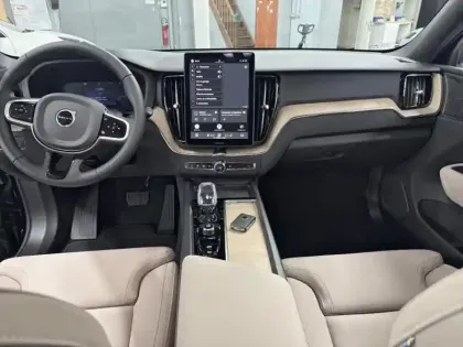 Photo 11 Volvo Xc60  T6 Hybride Rechargeable 350ch Plus Style Dark Geartronic 8 AWD