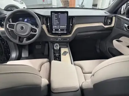 Photo 10 Volvo Xc60  T6 Hybride Rechargeable 350ch Plus Style Dark Geartronic 8 AWD